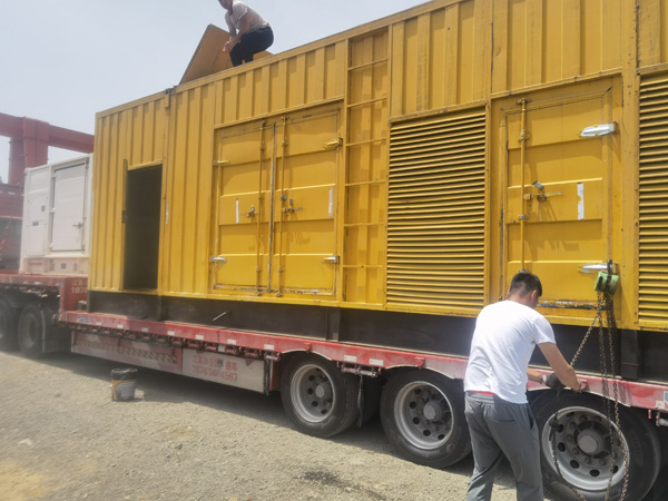 向阳除了负载情况和发动机维护，还有哪些因素会影响 200kw 柴油发电机的油耗？