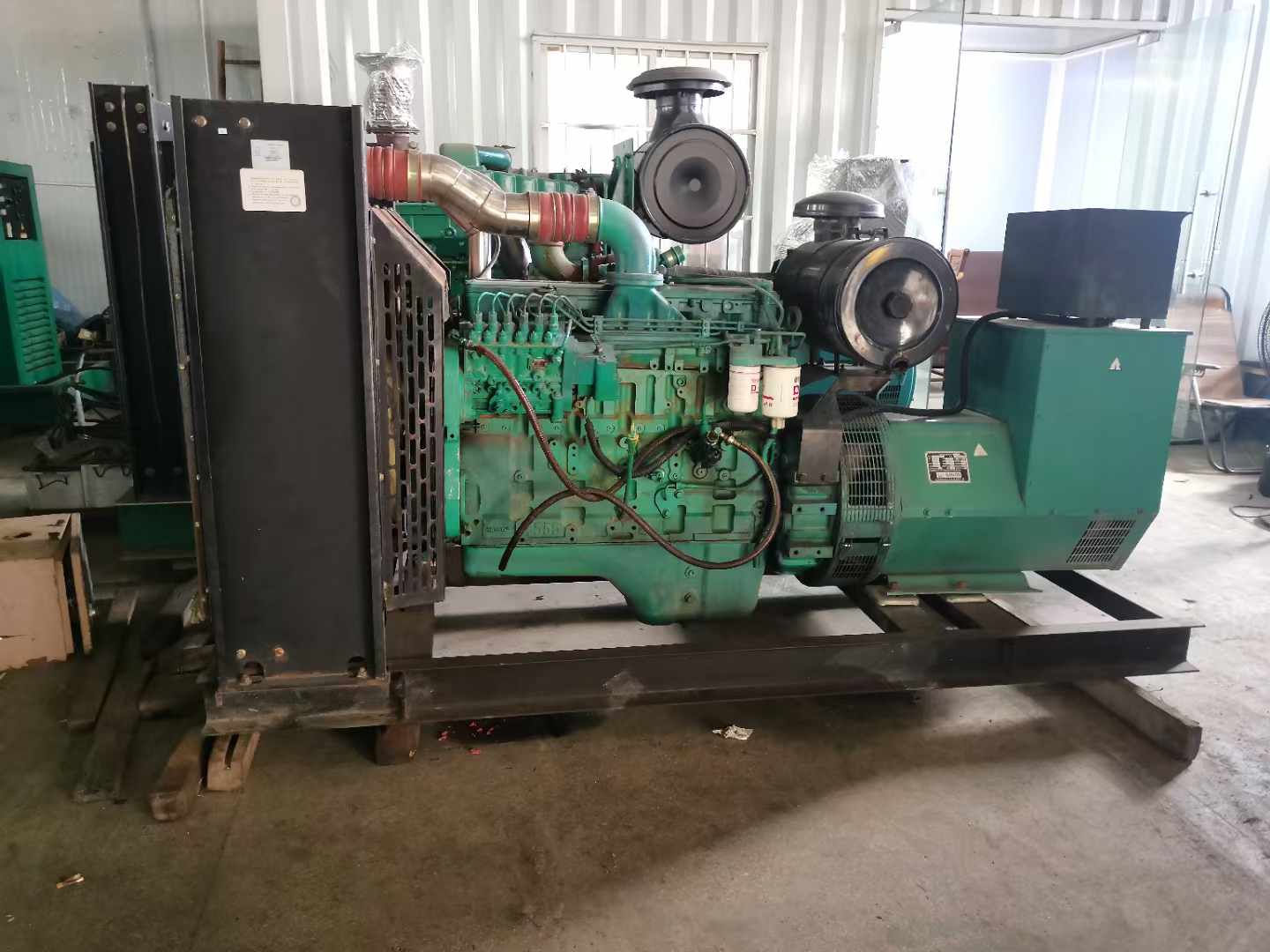 向阳发电机租赁如何确定电缆的承载电流是否在安全范围内？