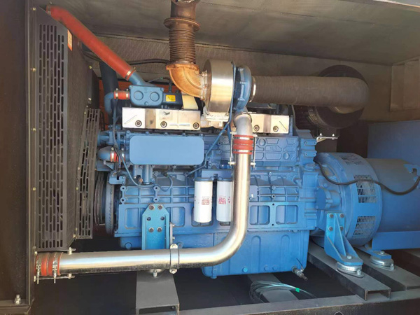 向阳柴油发电机组一般有几种电压输出？