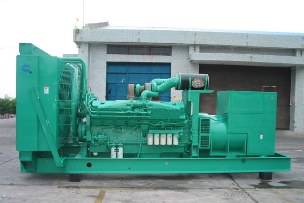 向阳工厂发电机应急发电时如何更准确地检查发电机状态？