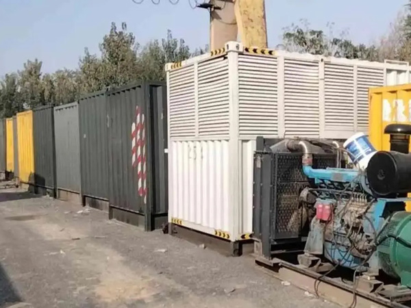 向阳200KW柴油发电机机组每小时油耗是多少？